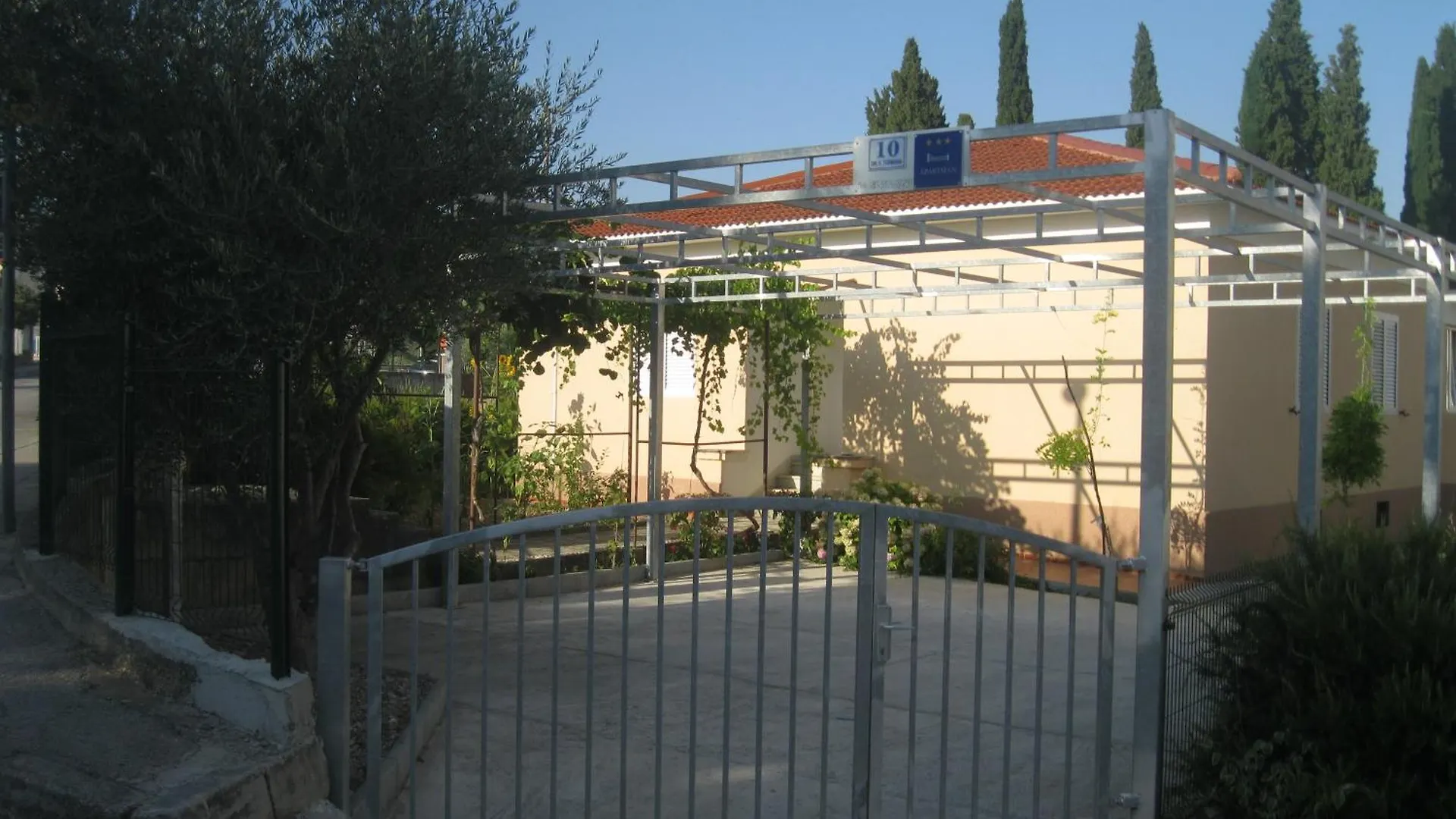 Apartments Radic location